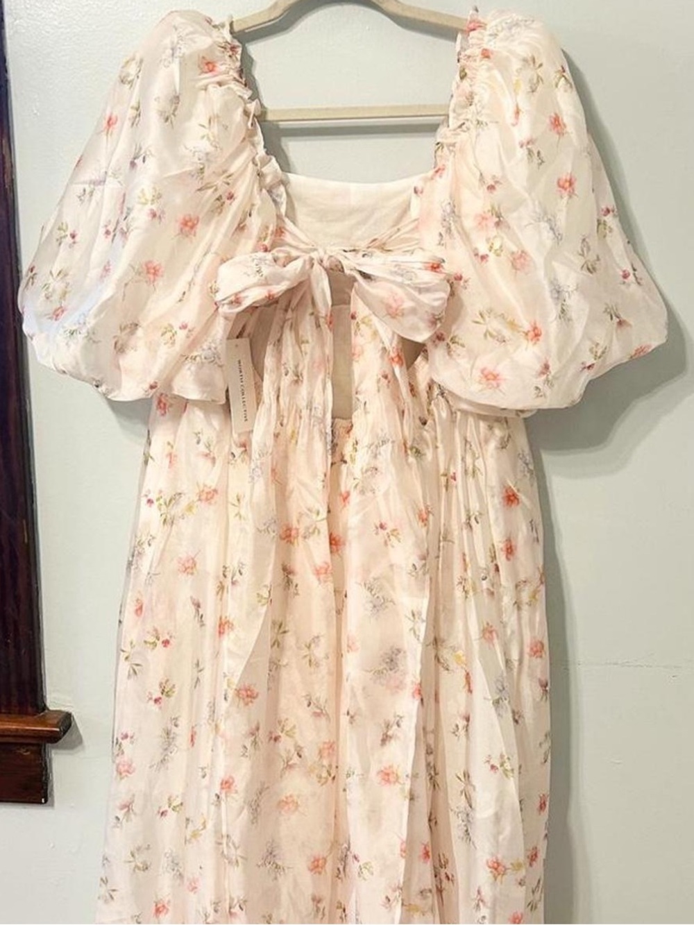 Midi Puff-Sleeve Floral Dress in Light Cream